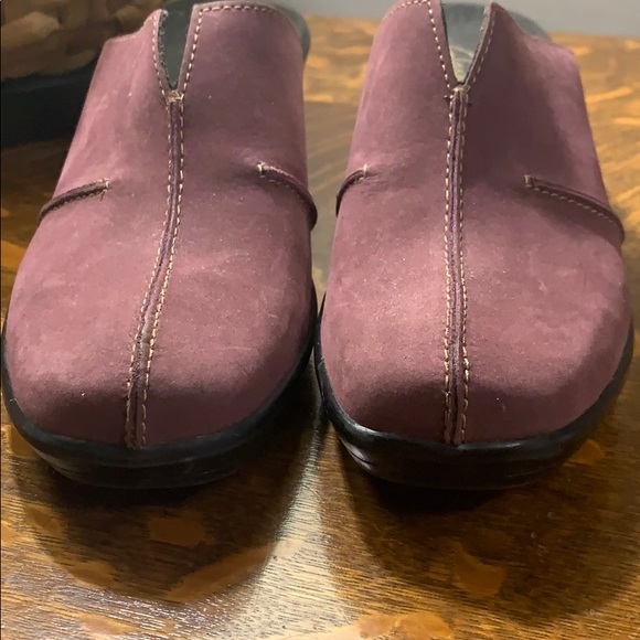 Clarks ~ Mules - Picture 2 of 7